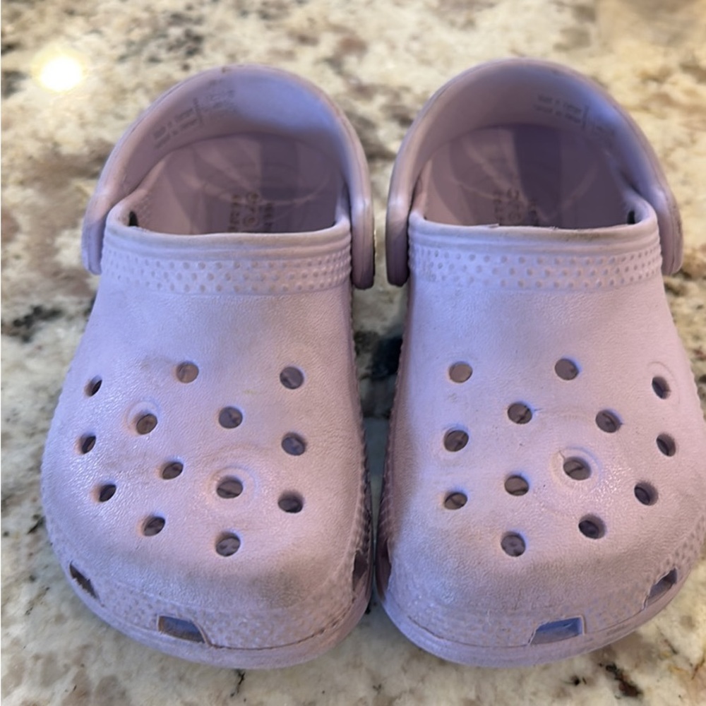 lilac CROCS 7C